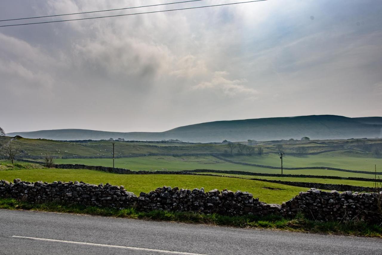Old School House - Yorkshire Three Peaks Challenge Weathercote Bagian luar foto