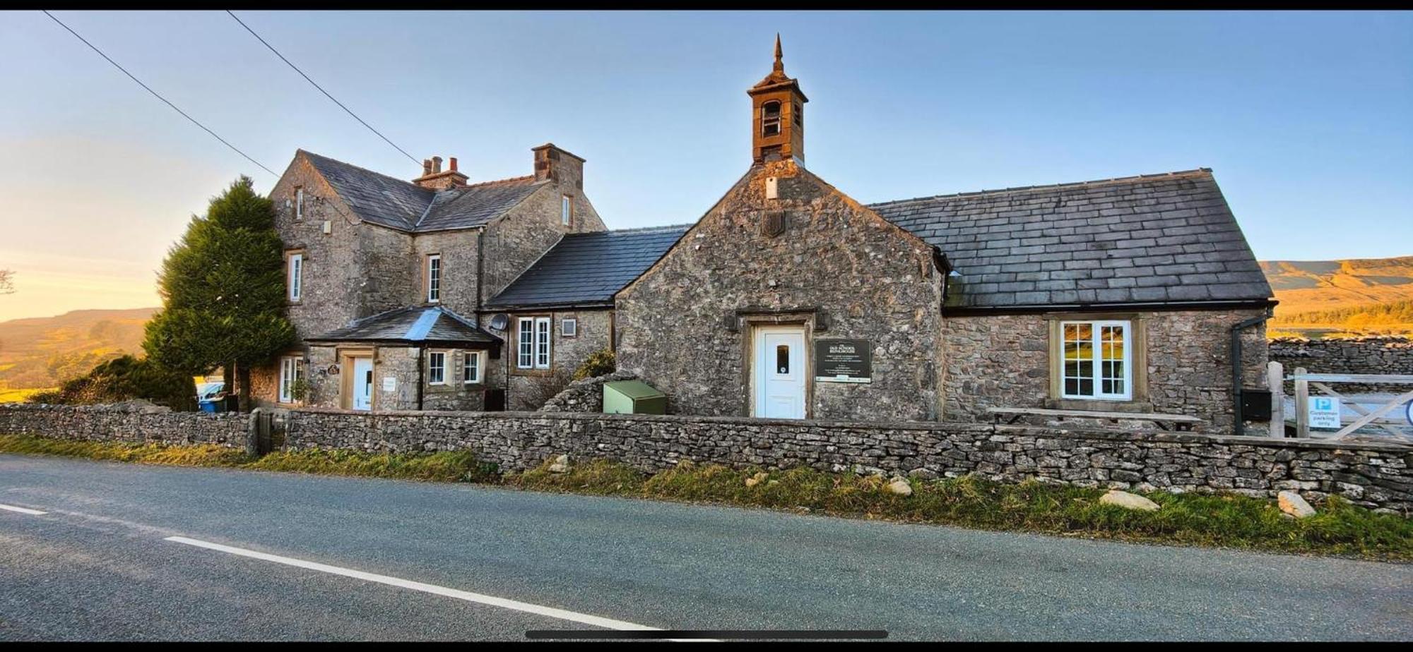 Old School House - Yorkshire Three Peaks Challenge Weathercote Bagian luar foto